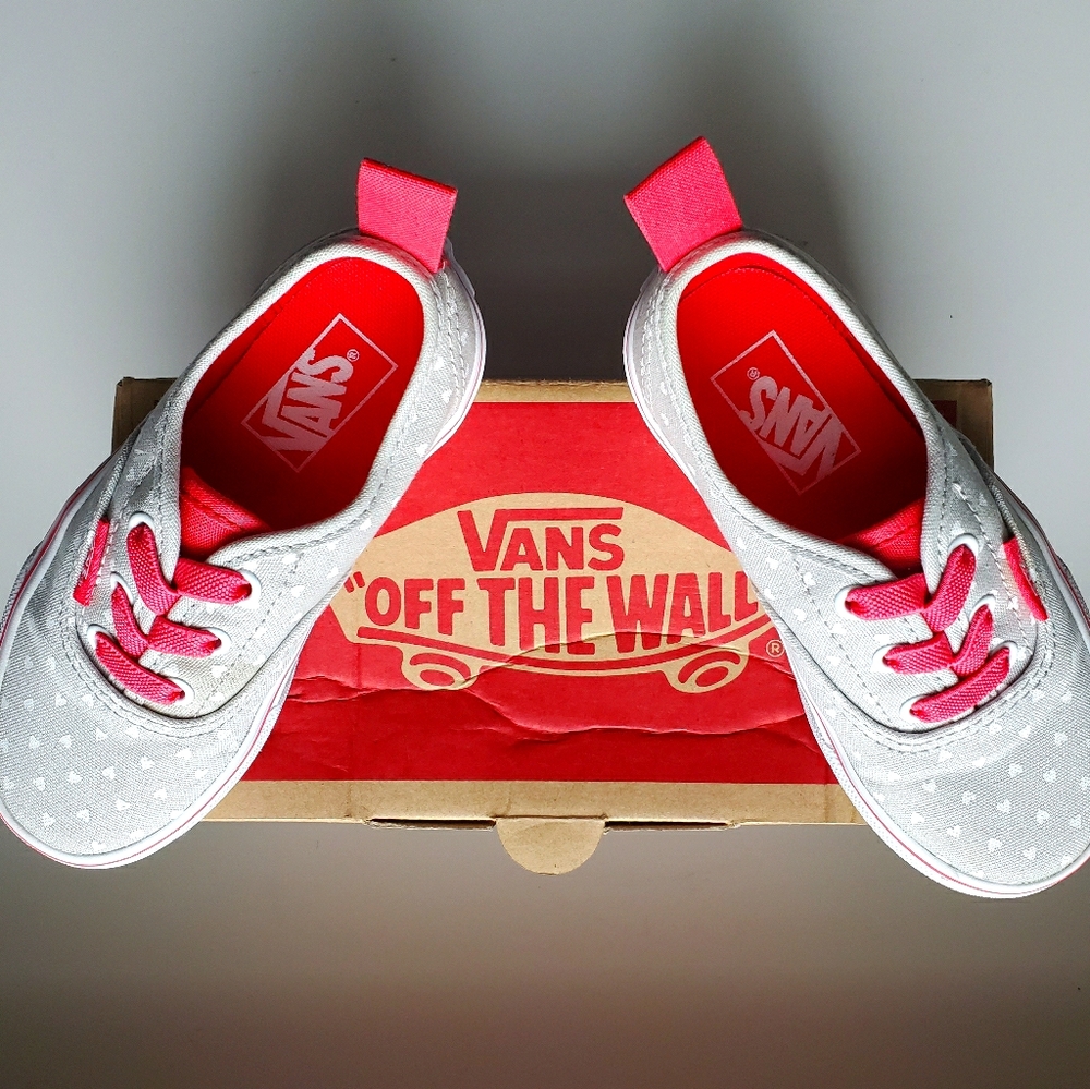 Girls Van's Authentic Elastic Micro Heart 10.5